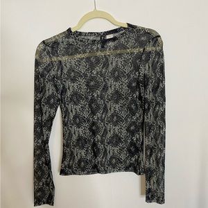 Mesh snakeskin top